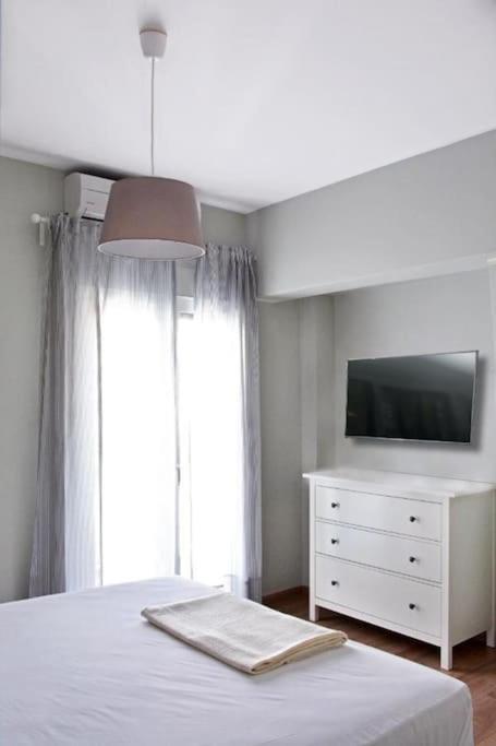 Near Acropolis, 3 Bedroom 2 Bathroom Big Beautiful Apt Athens Exterior photo