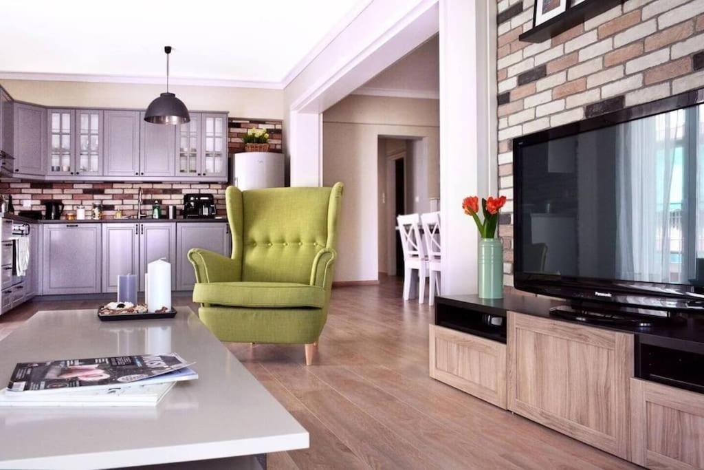 Near Acropolis, 3 Bedroom 2 Bathroom Big Beautiful Apt Athens Exterior photo